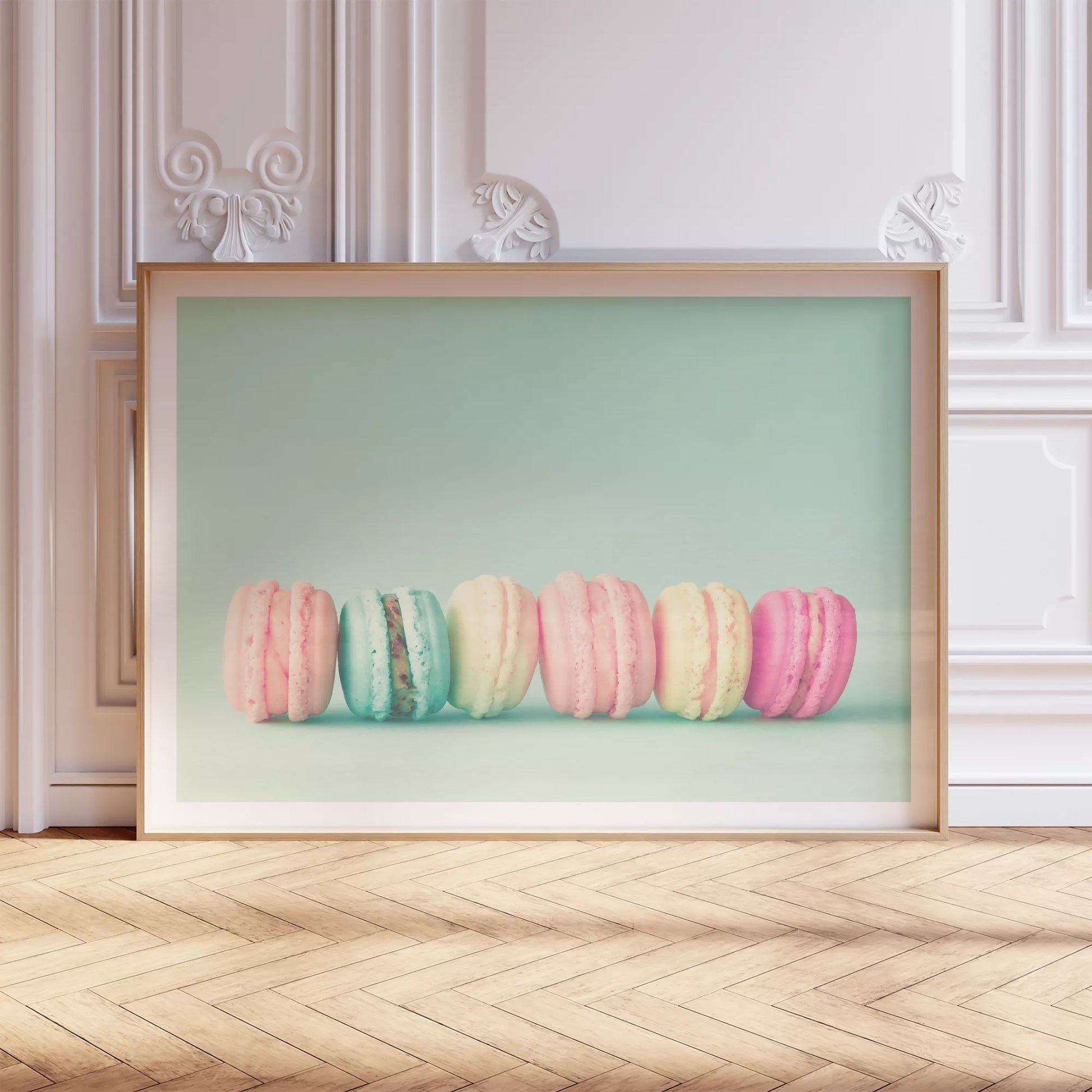 パステルカラーのマカロンが並ぶミントグリーン背景のアートポスター