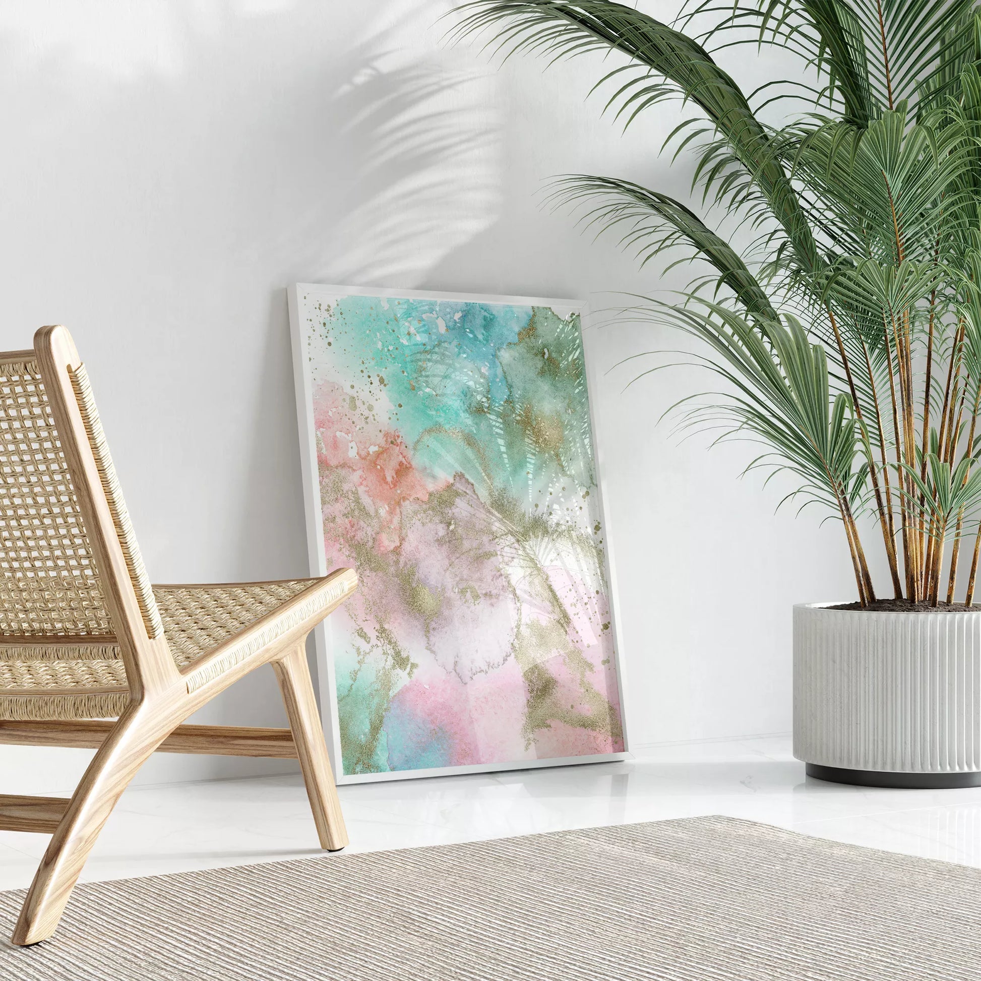 パステルカラーの水彩画風アート。ミントグリーンとピンクのグラデーションに金箔のアクセントが施された抽象画