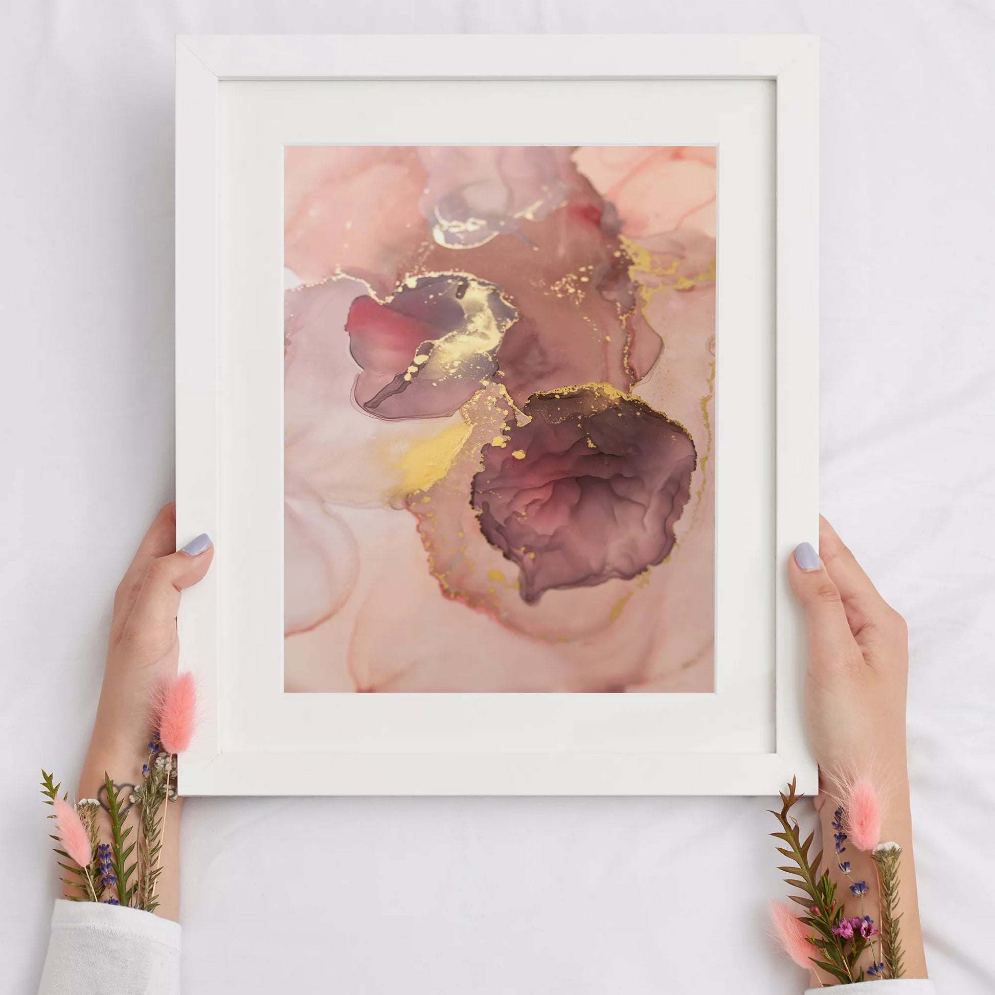 ピンク色と金箔の大理石風アートプリント、モダンな抽象画