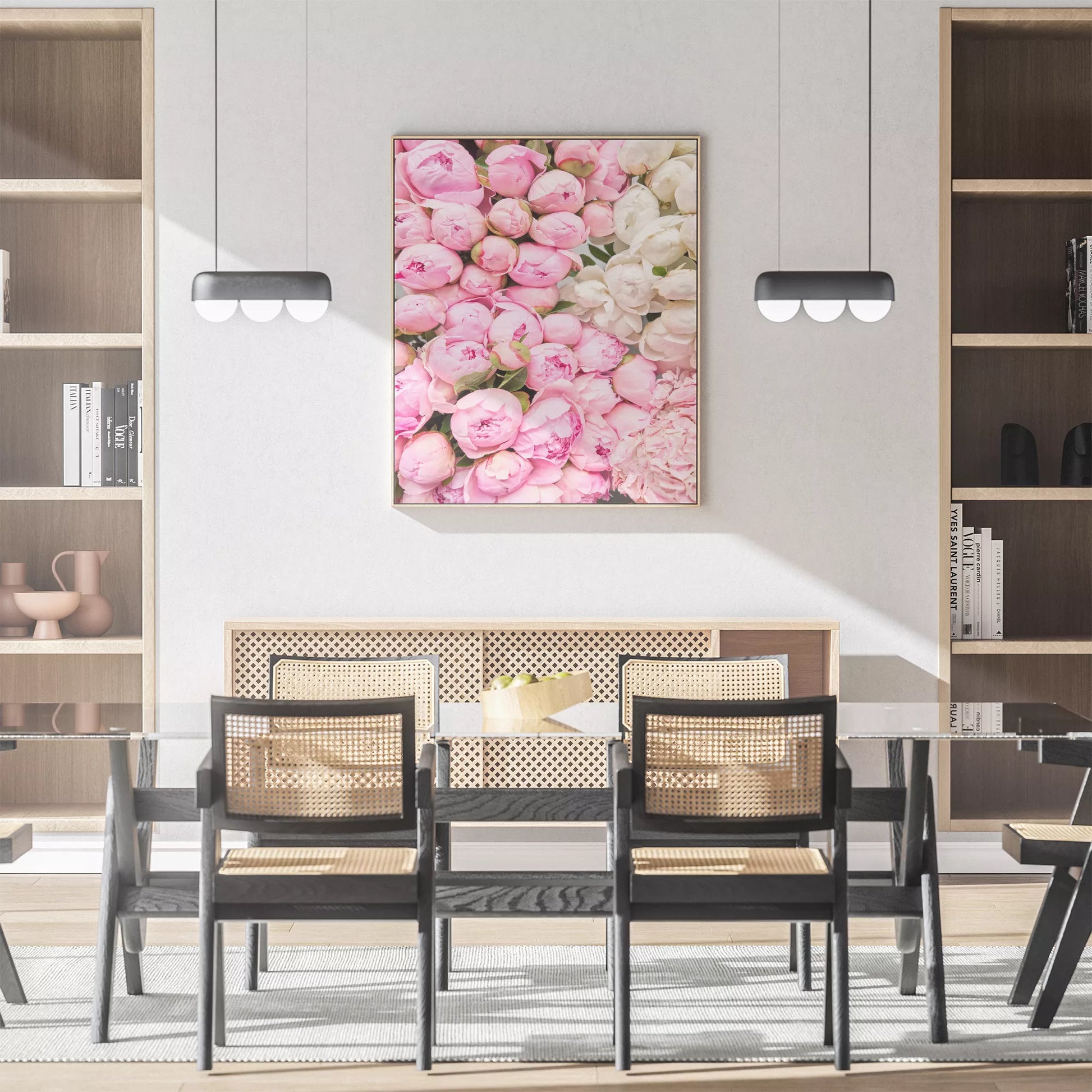 満開の芍薬の花束がピンクから白のグラデーションで映える春のアート