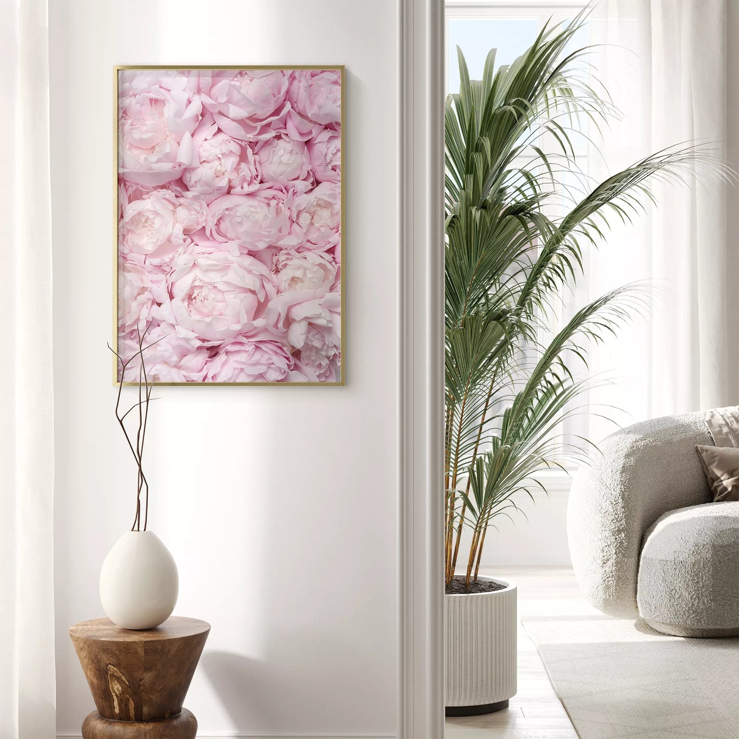 満開の淡いピンク色の牡丹の花々が織りなす優美な春のアート