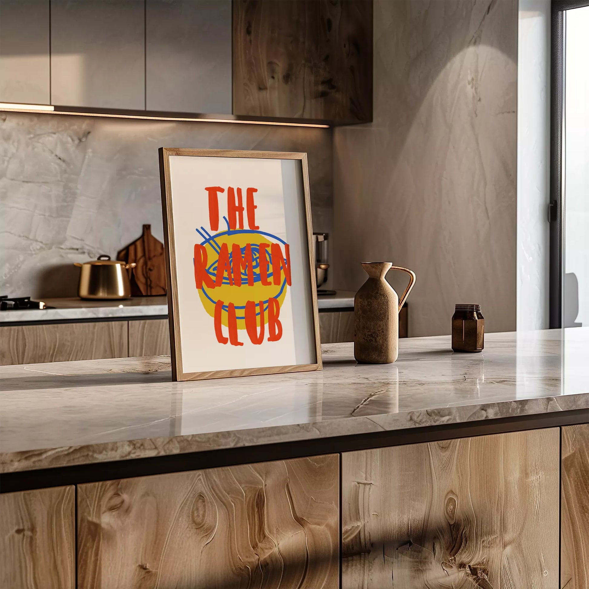 黄色いラーメン丼とオレンジ色の文字で描かれたモダンなポップアート