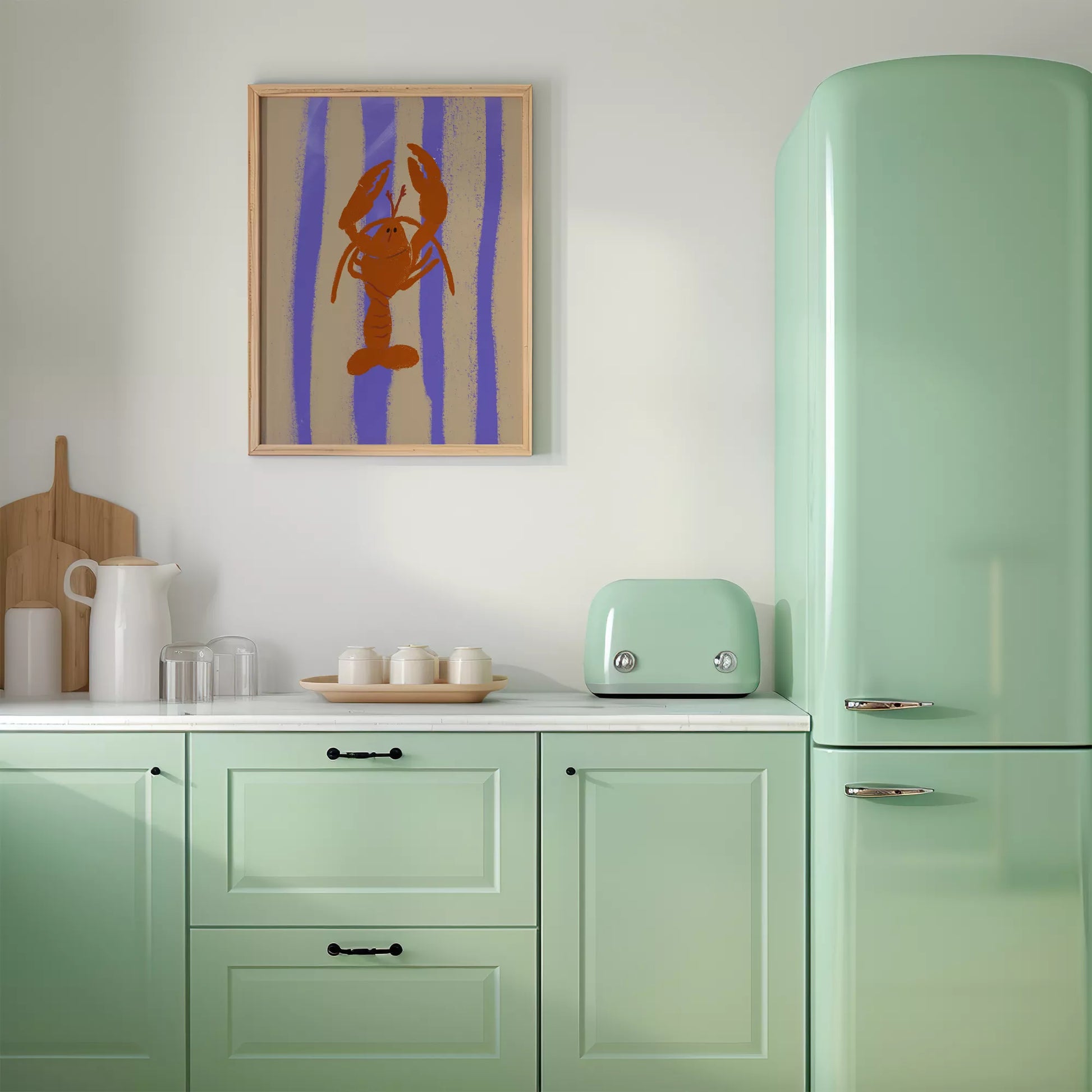 紫のストライプ背景に赤いロブスターのレトロなイラストアート