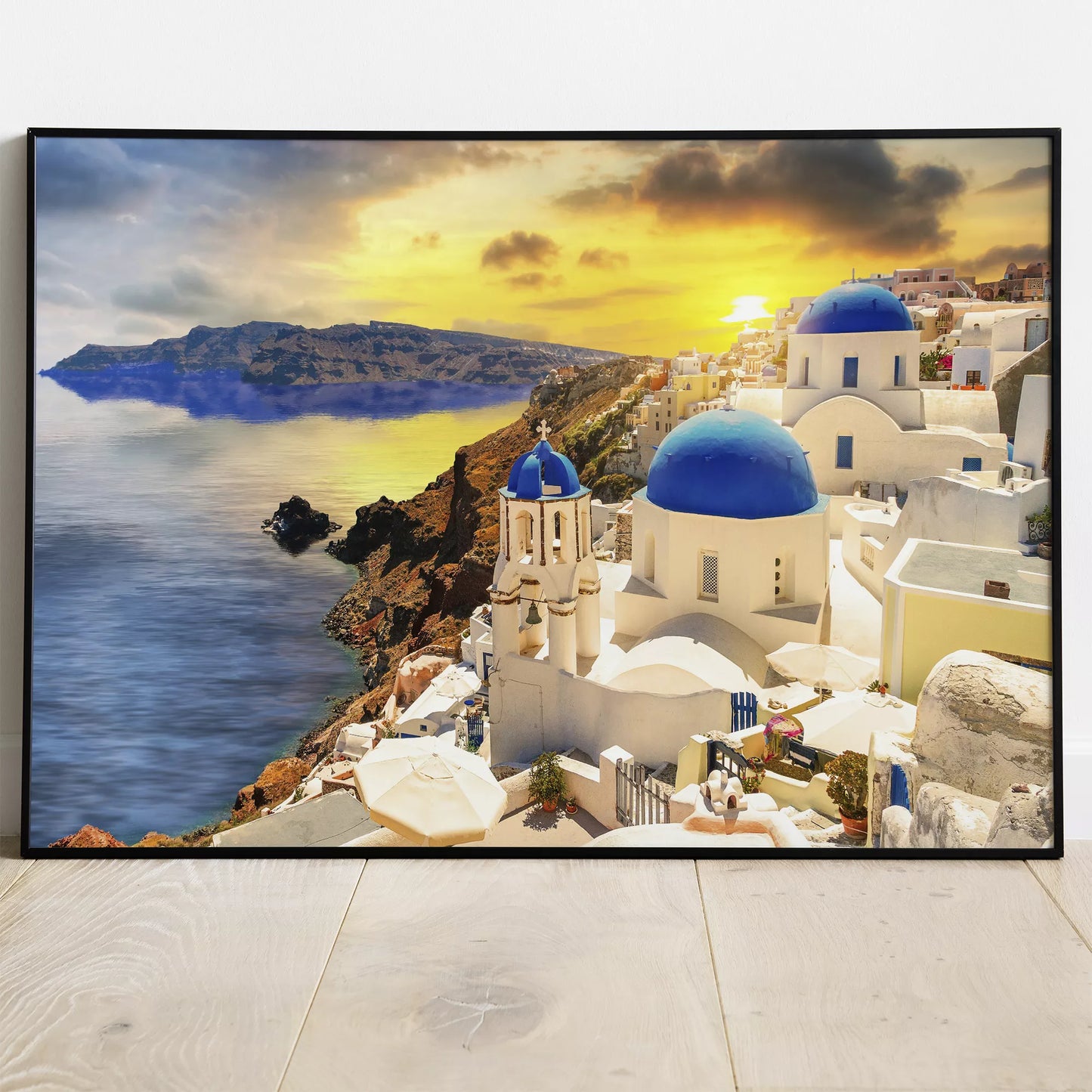 サントリーニの夕景と青い屋根のアートポスター 地中海 風景 北欧デザイン