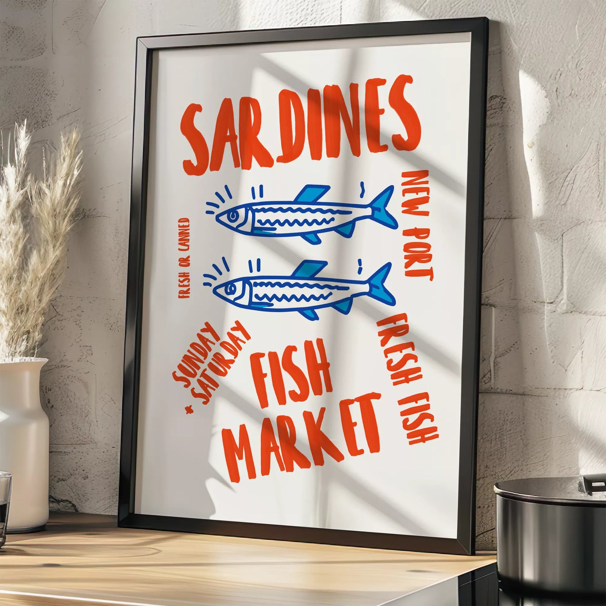 レトロな雰囲気の青いイワシと赤文字のフィッシュマーケットイラスト