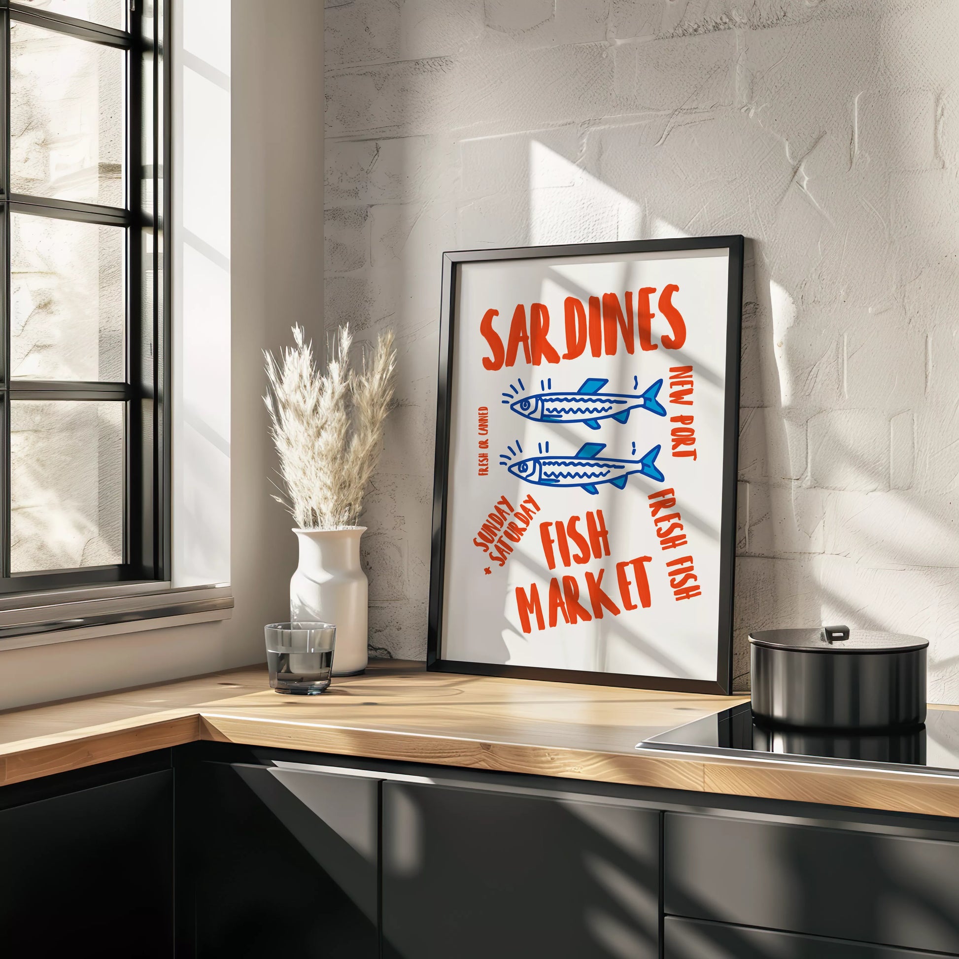 レトロな雰囲気の青いイワシと赤文字のフィッシュマーケットイラスト