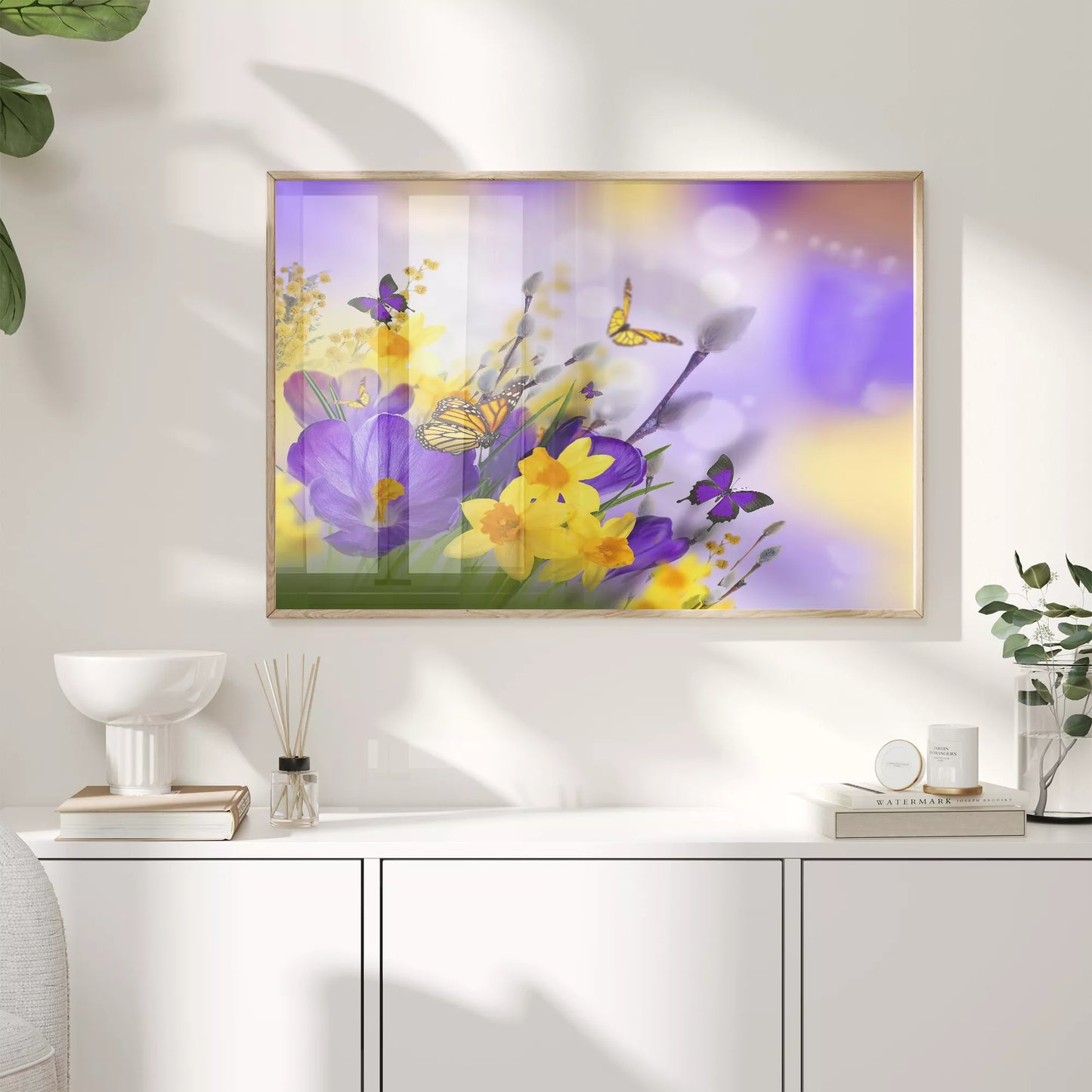 紫のクロッカスと黄色い水仙に舞う蝶々の春の情景画