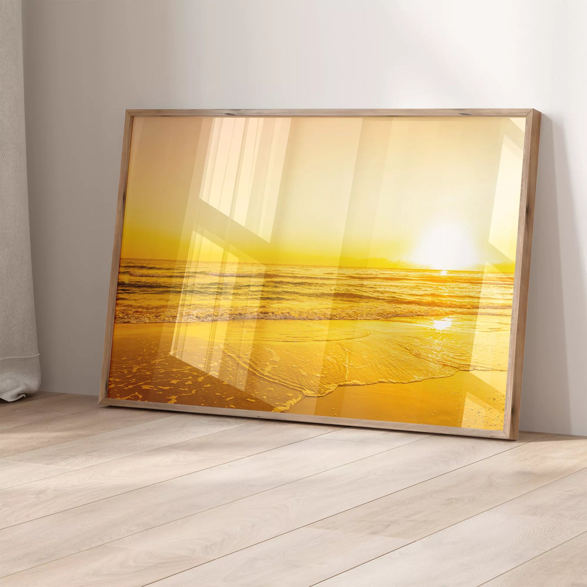 朝日が輝くゴールドイエローのビーチアートポスター
