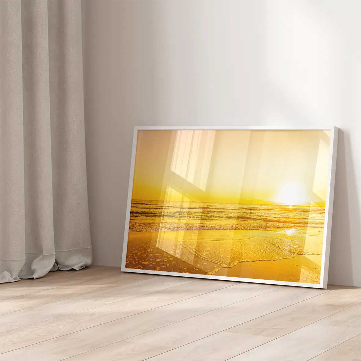 朝日が輝くゴールドイエローのビーチアートポスター