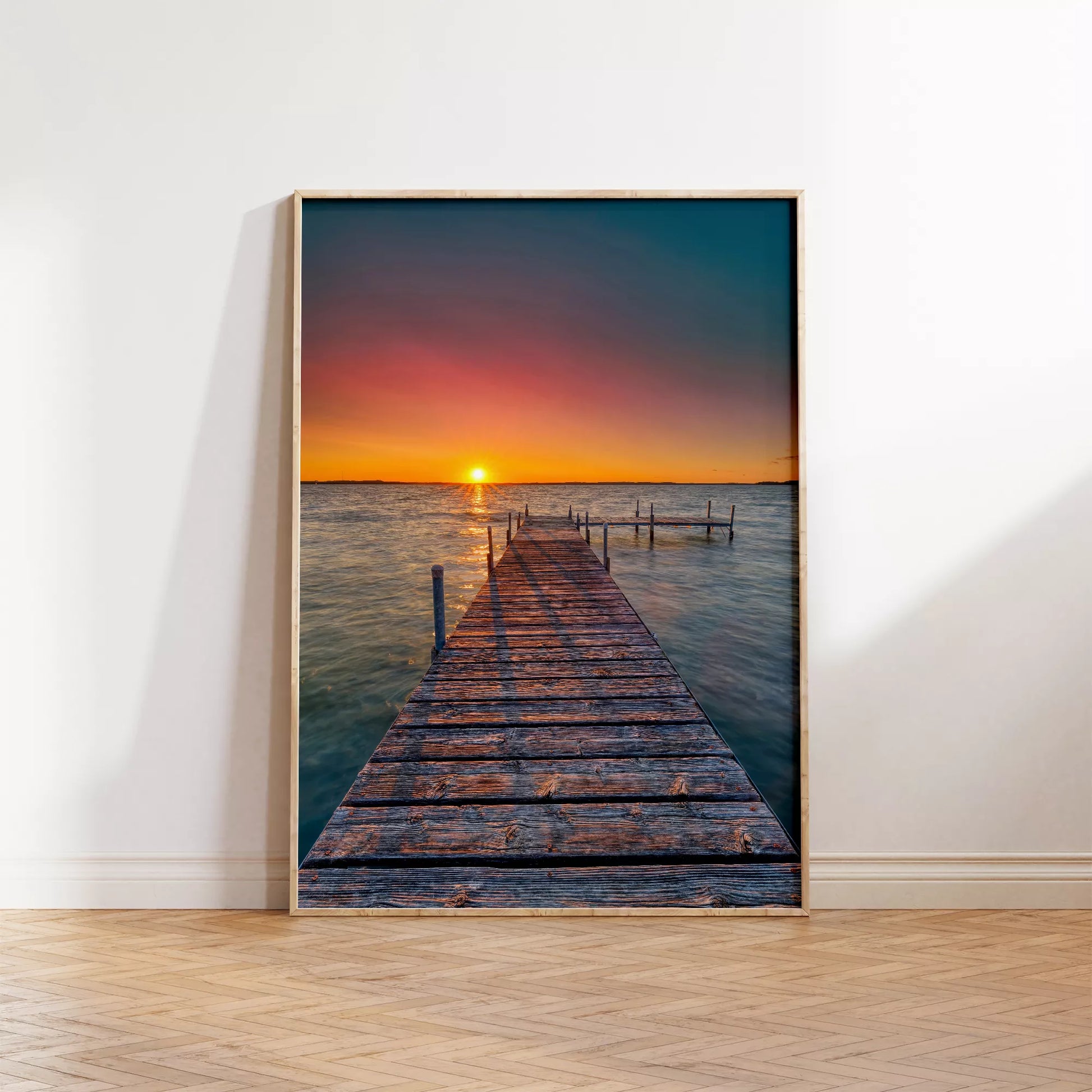 夕日が映える桟橋と海の風景アートプリント