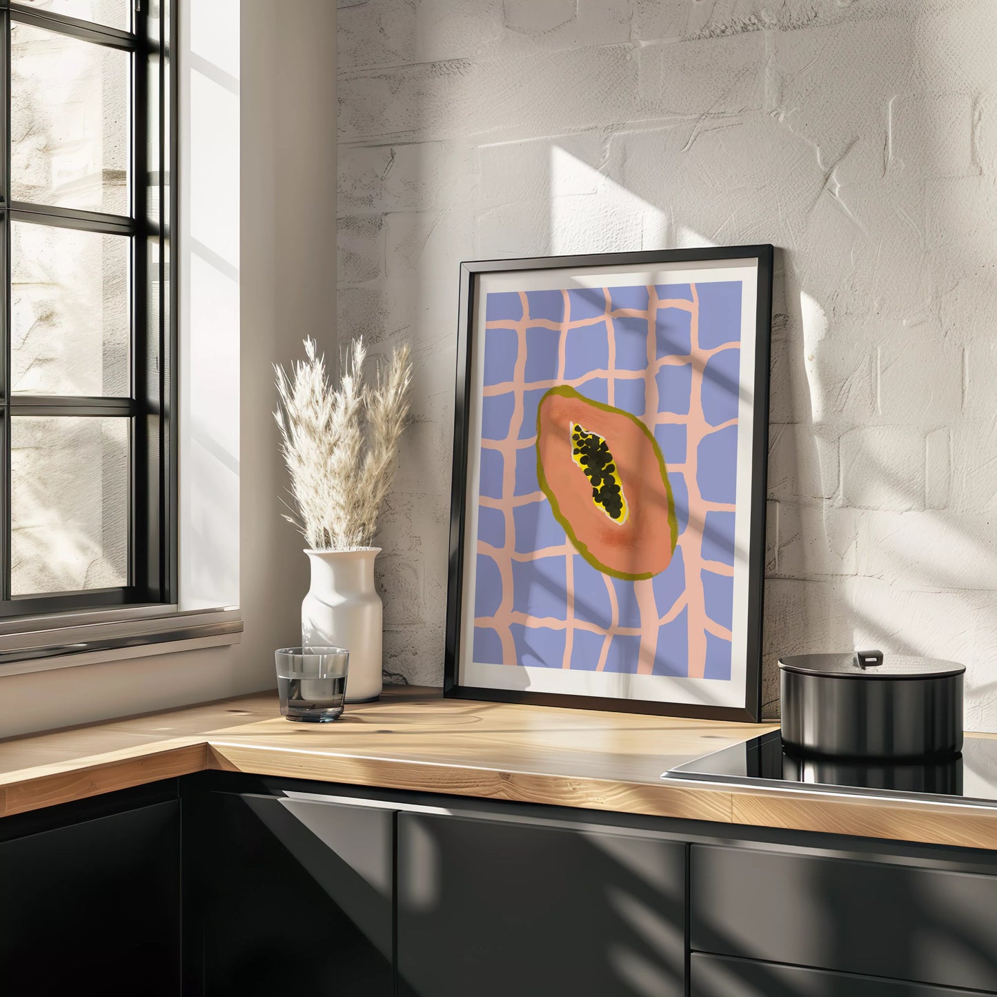 パステルカラーの格子柄背景にパパイヤのミニマルアートイラスト