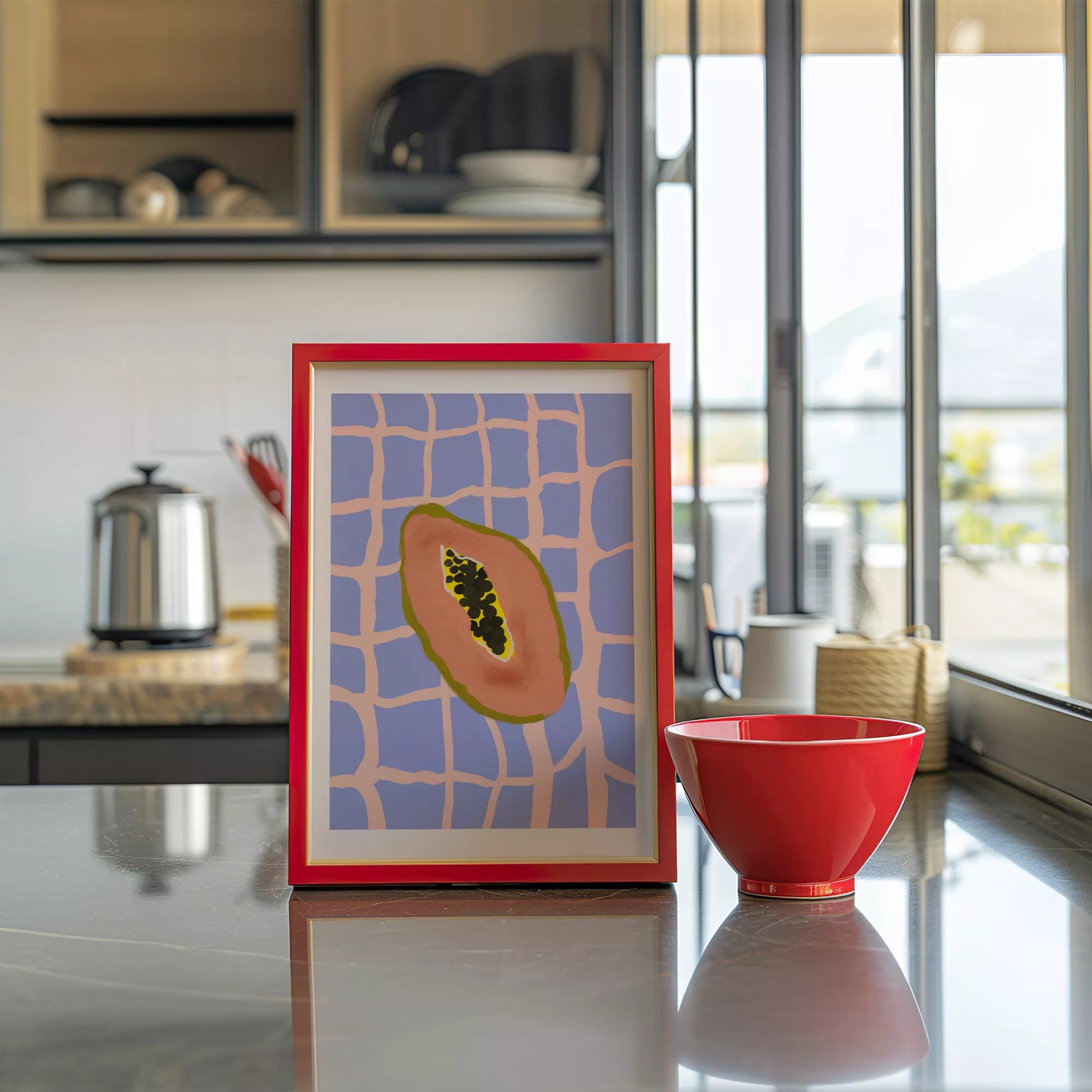 パステルカラーの格子柄背景にパパイヤのミニマルアートイラスト