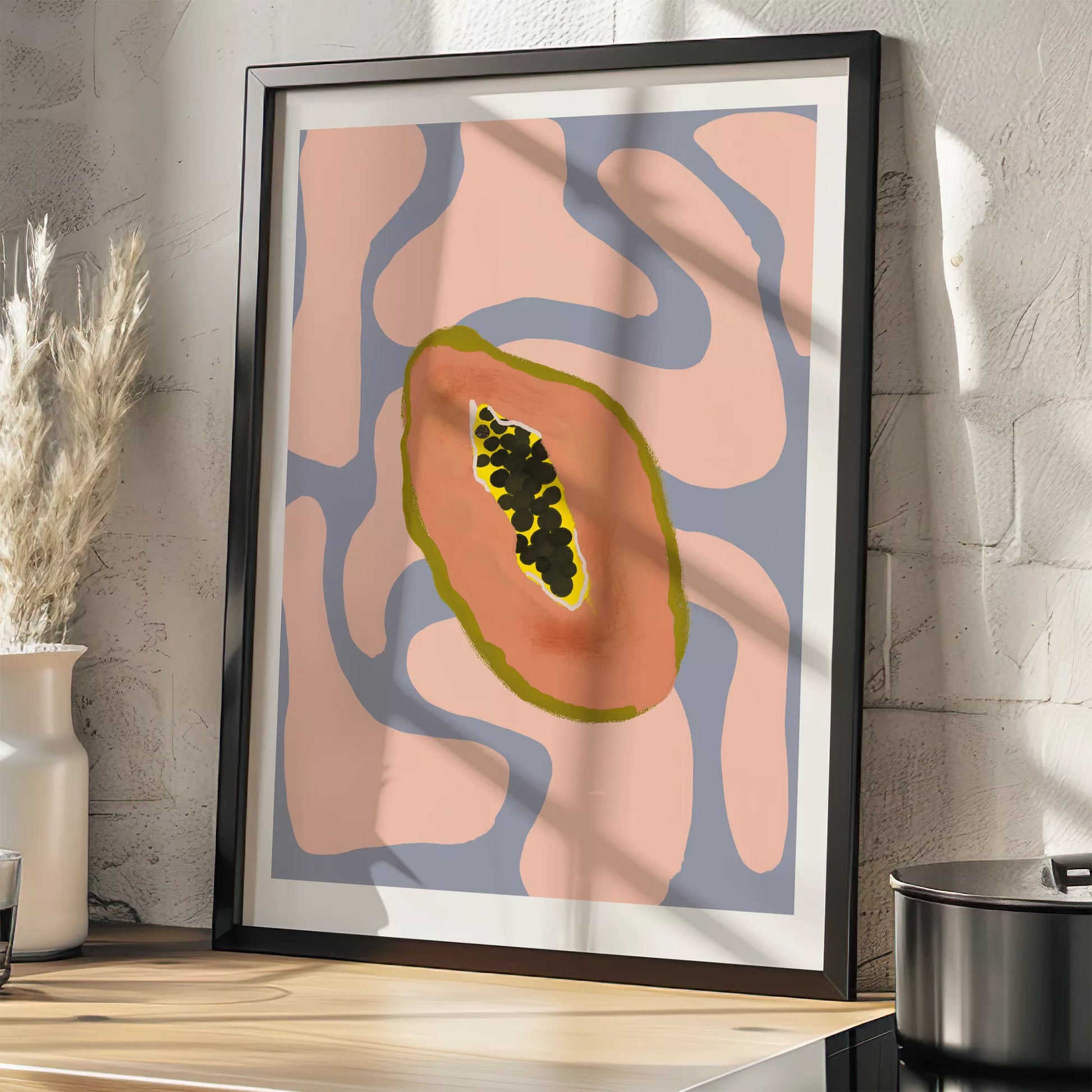 パステルカラーの背景にパパイヤのミニマルアートイラスト