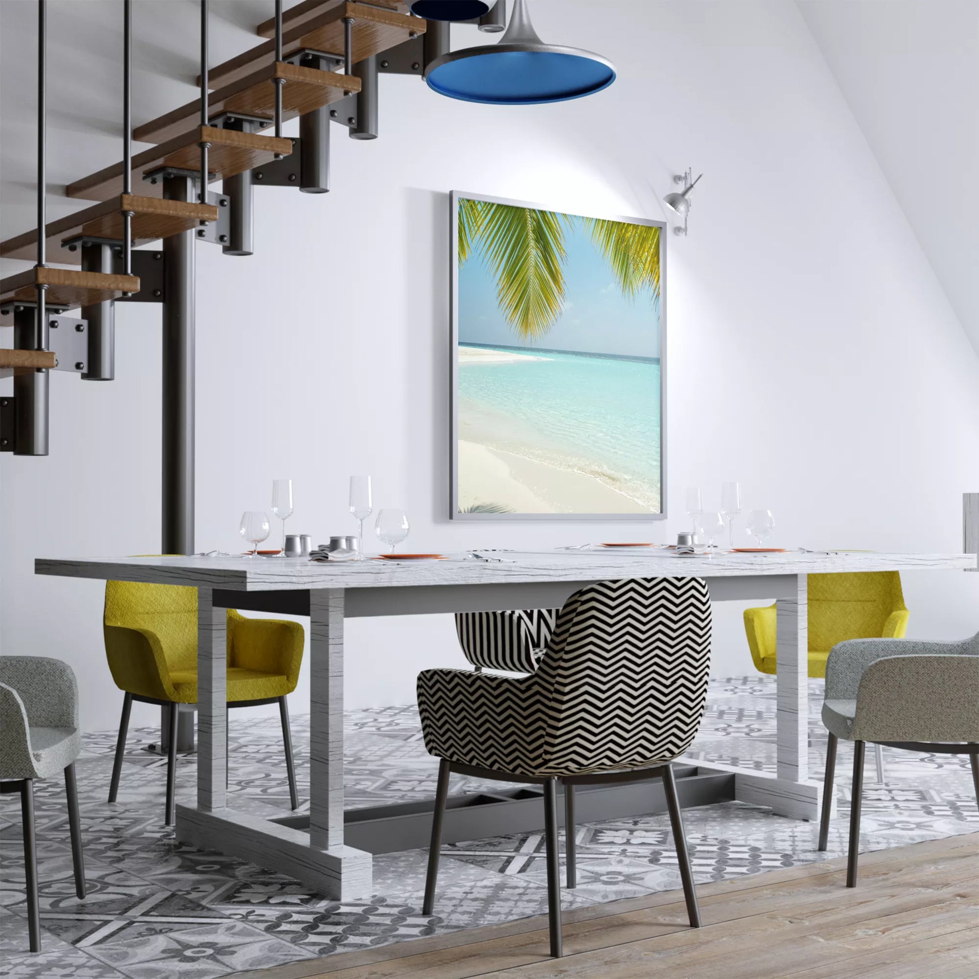 青い海とヤシの葉が映える白砂のビーチ風景