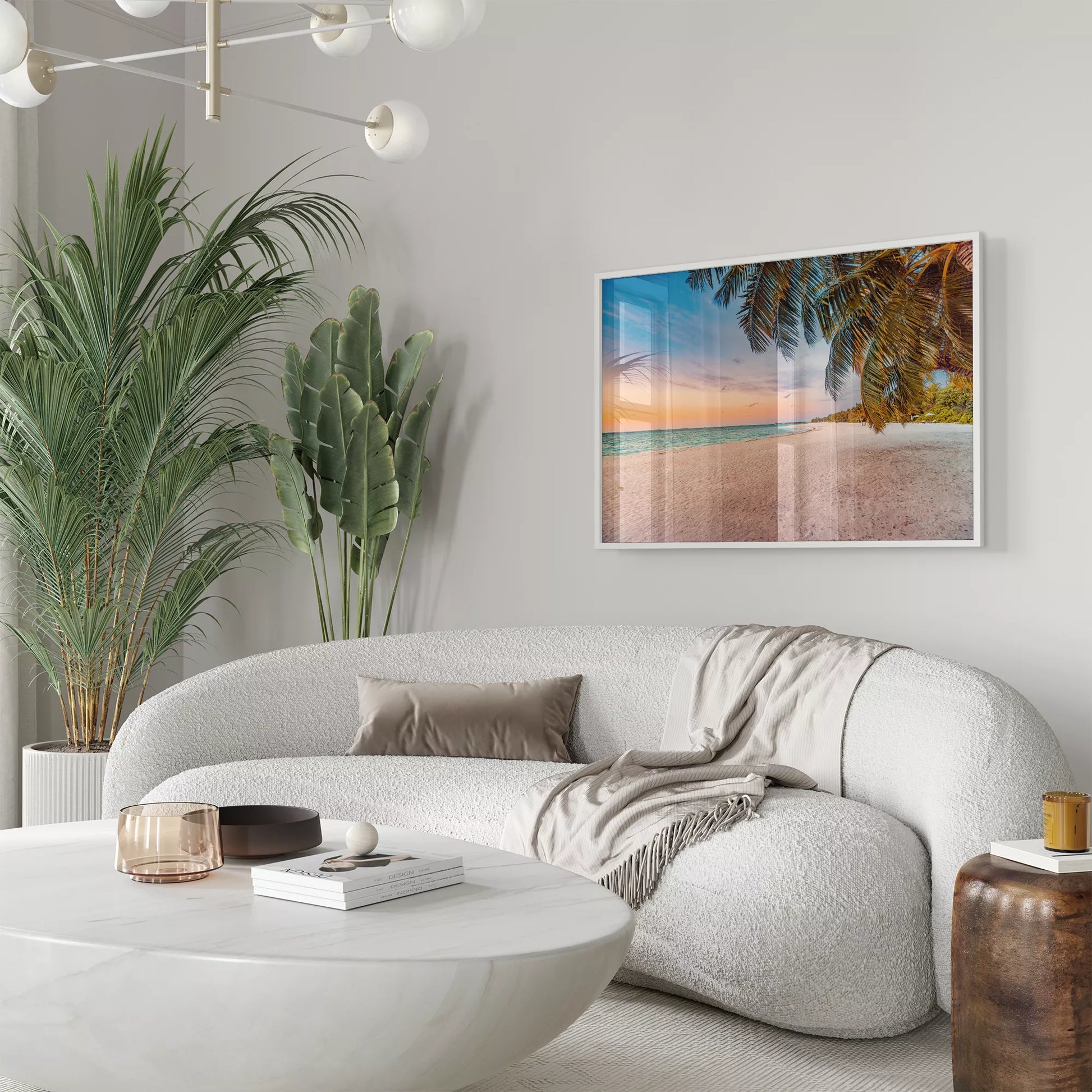 夕暮れのトロピカルビーチ、ヤシの木と青い海の絶景