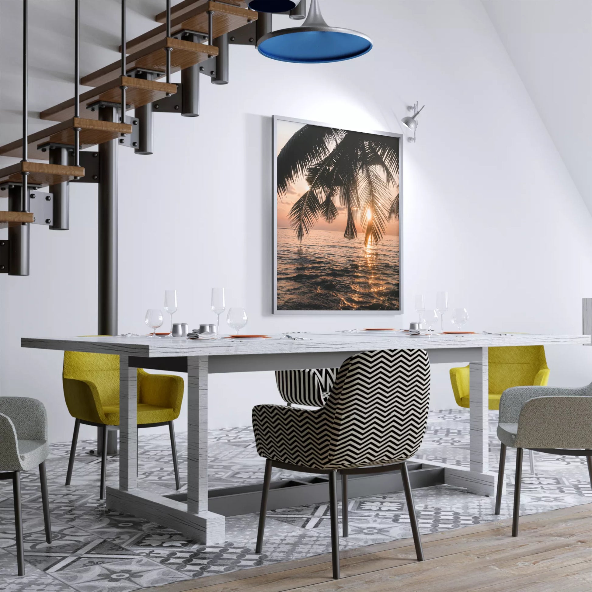 トロピカルなサンセットビーチのヤシの木のシルエット写真、海に沈む夕日の美しい風景