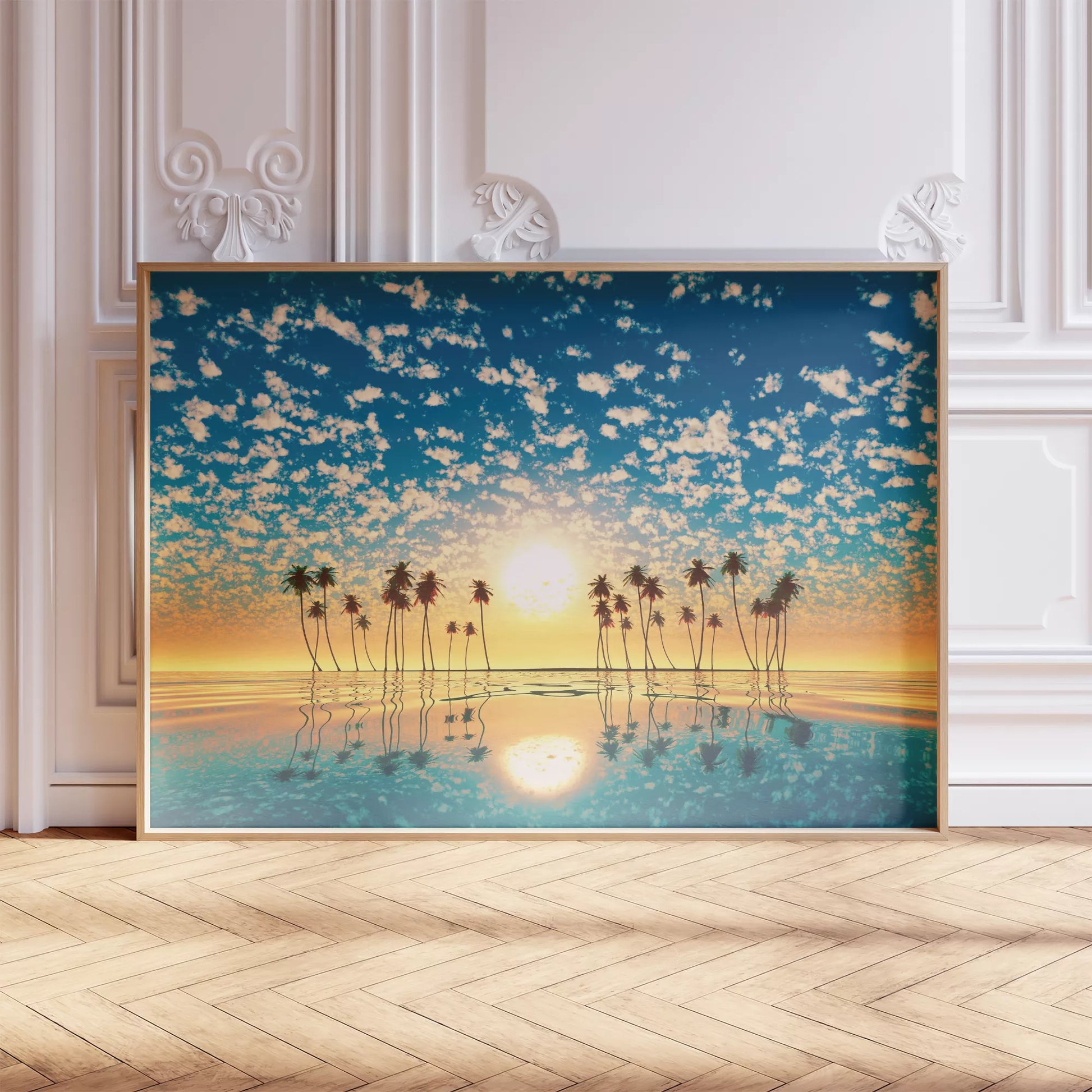 黄金色の夕日とヤシの木のシルエット、青空に広がる雲の反射風景