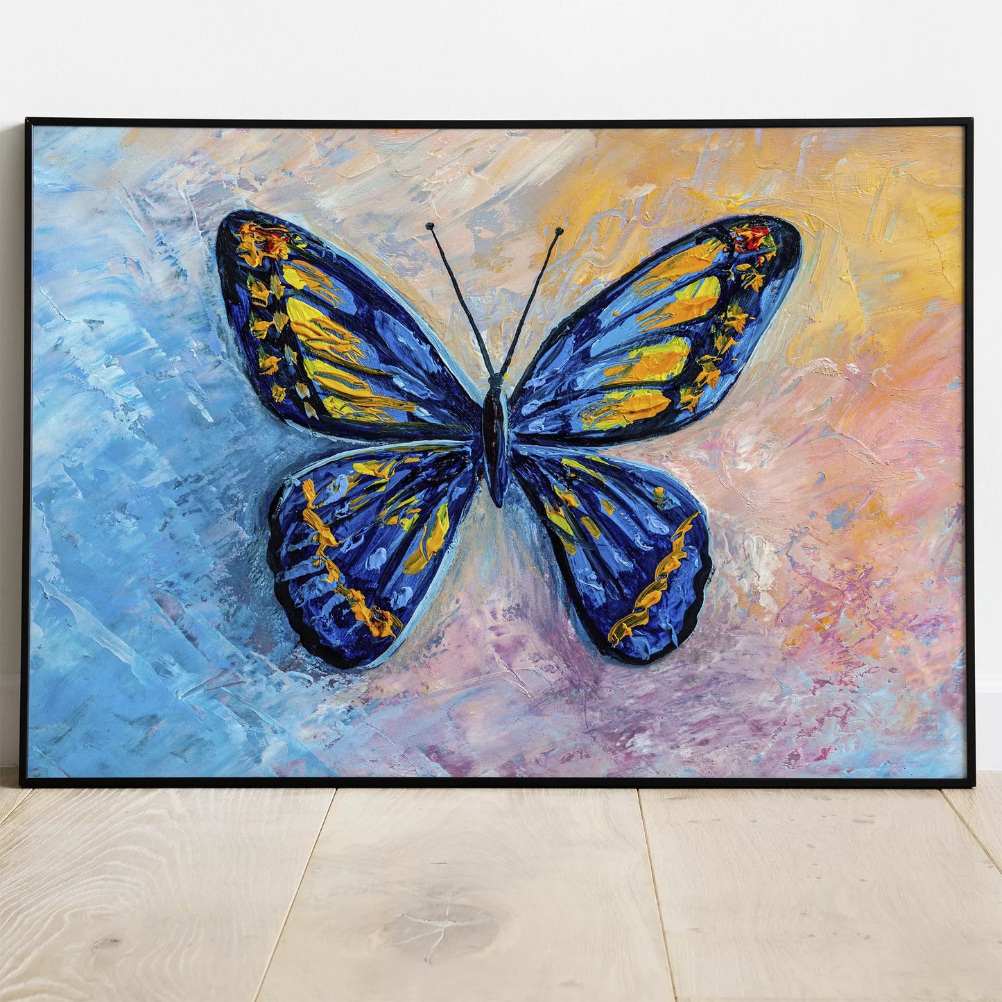 鮮やかな青と黄色の蝶が描かれた抽象的なアートプリント