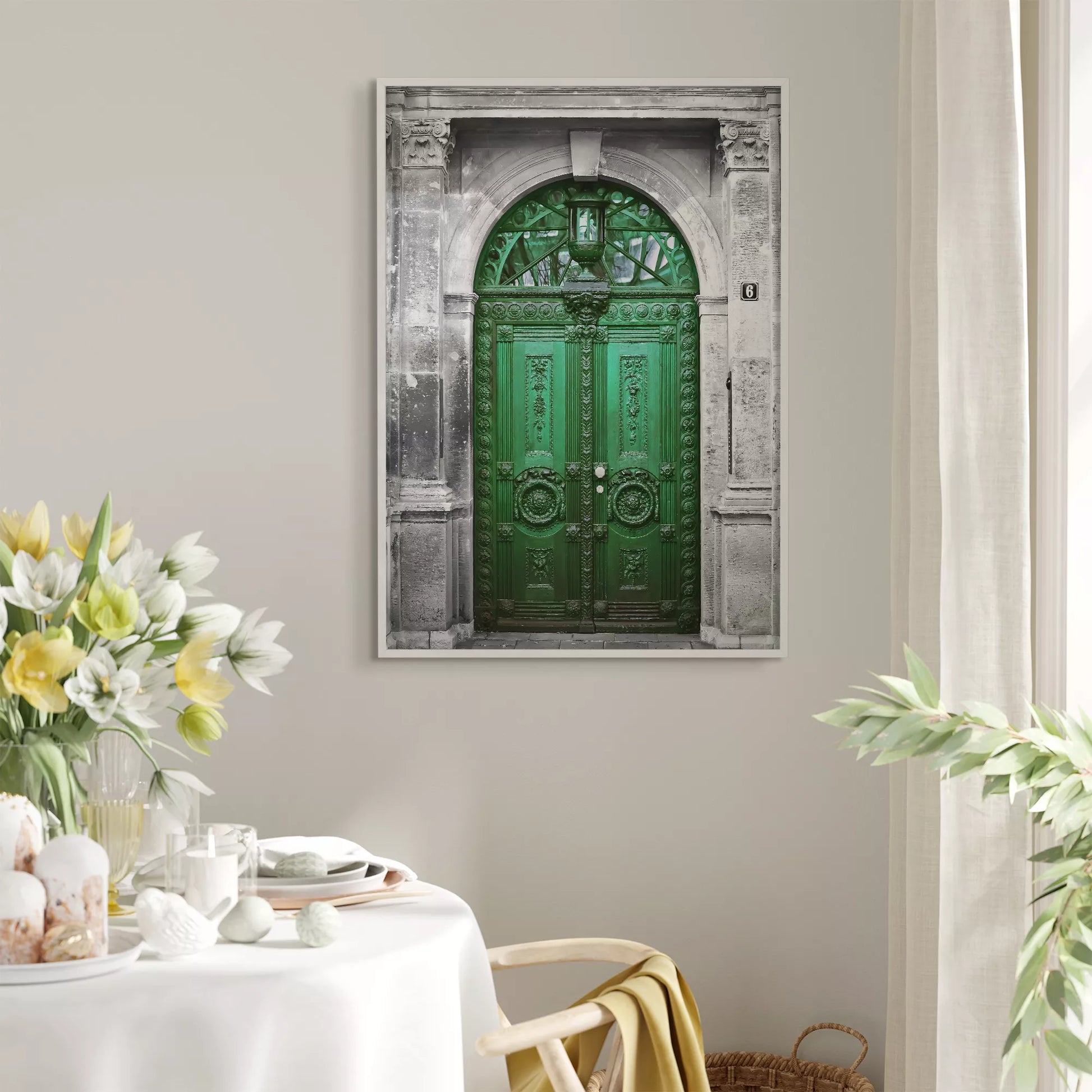 緑の装飾的なアンティークドア、石造りの門構え、ヨーロピアンクラシック建築