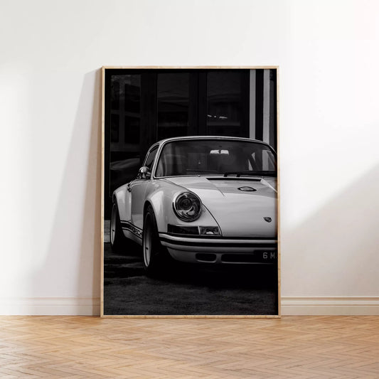 クラシックポルシェ911のモノクロームアート写真、フロント側から撮影