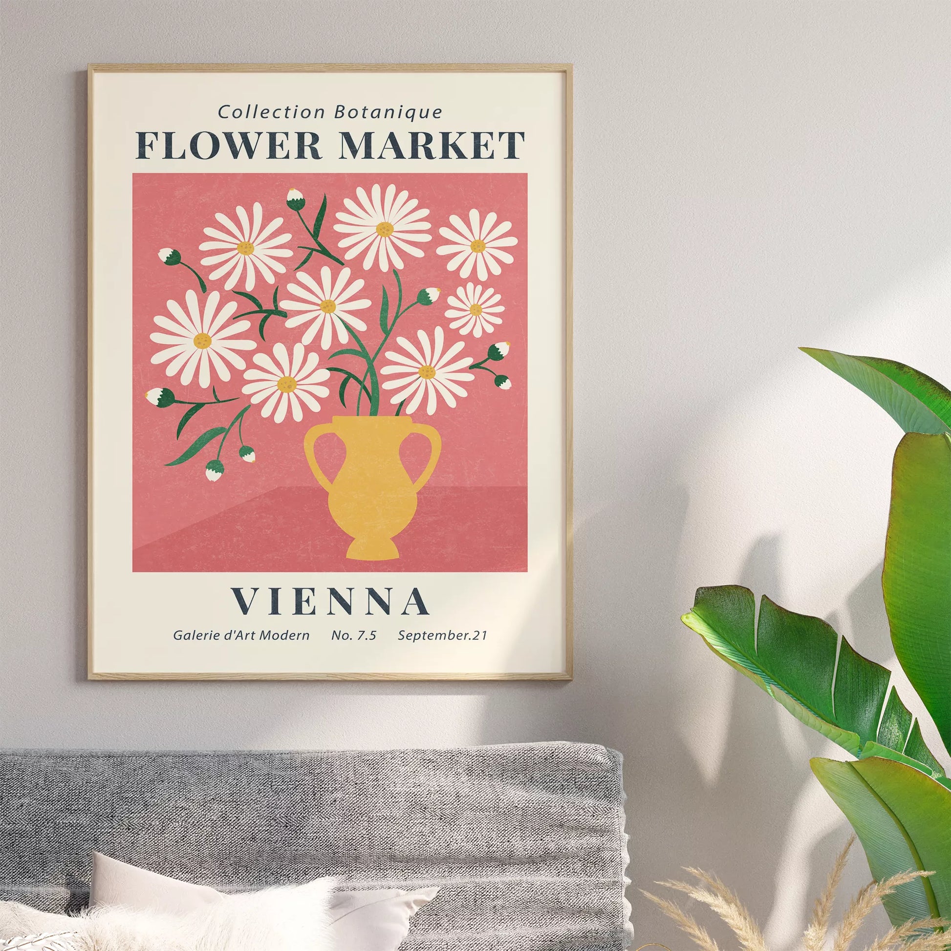 ピンク背景に黄色い花瓶のマーガレットの花束アートポスター