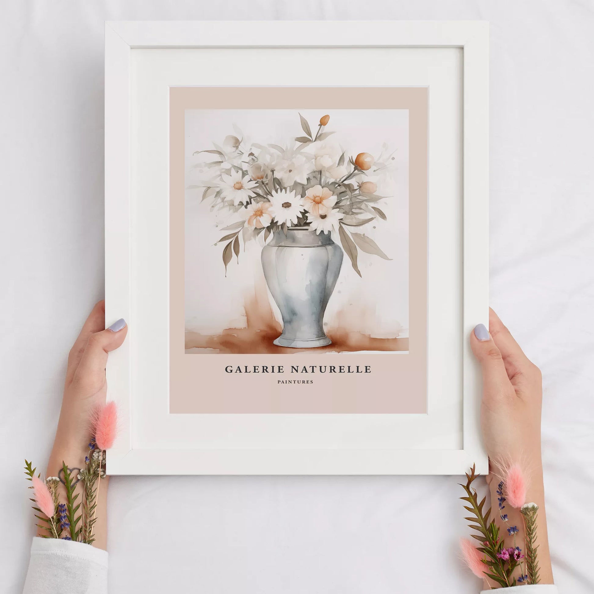 花瓶に活けられた水彩画風の花束アート