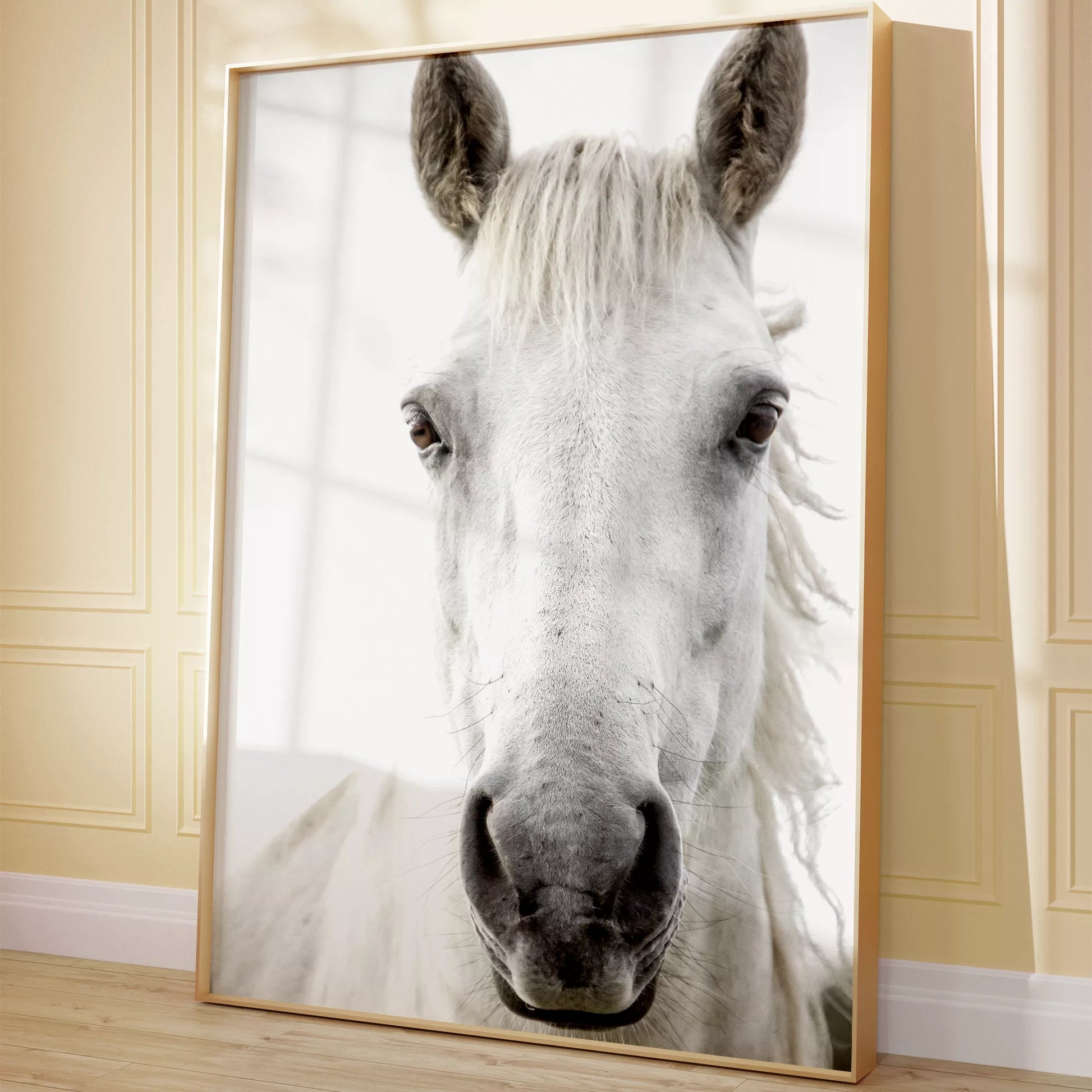 白馬の横顔のミニマリストアートプリント、モノクロ写真風