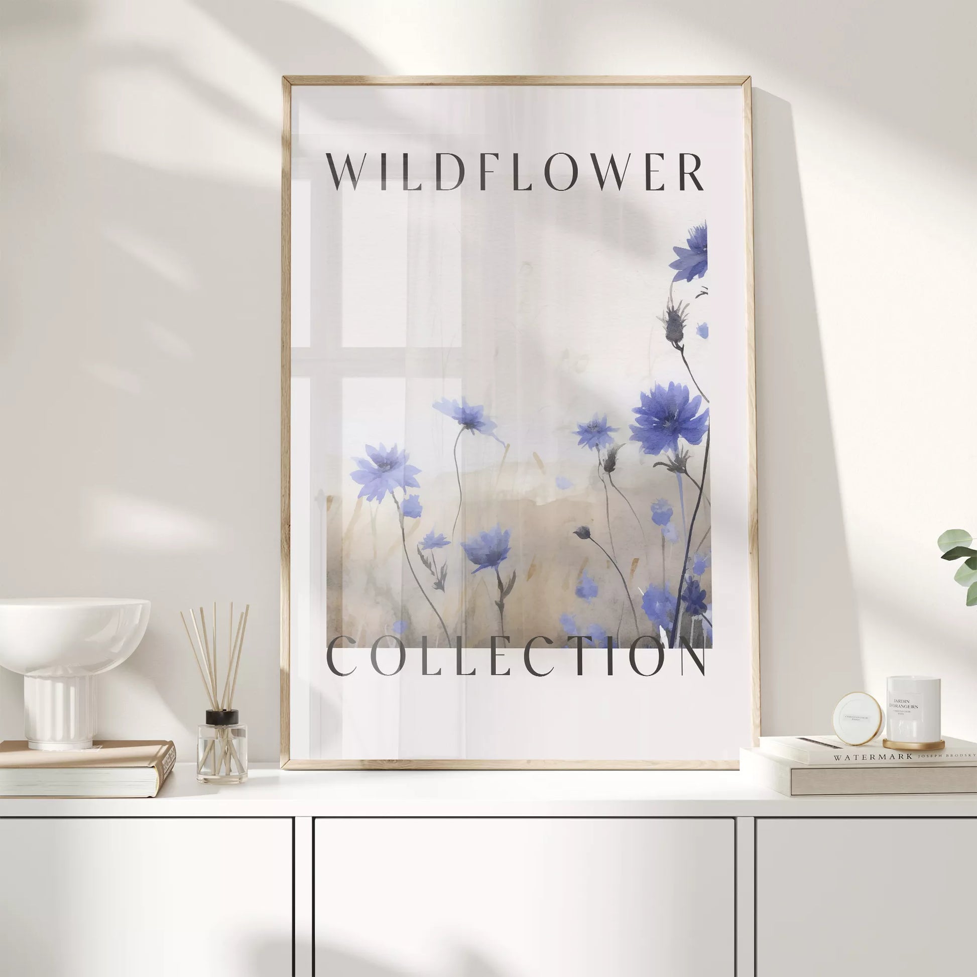 青い野花のボタニカルアートポスター、タイポグラフィーデザイン