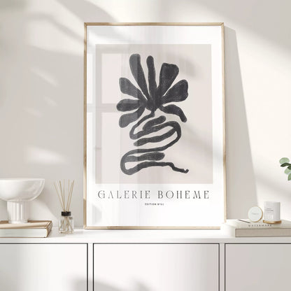 抽象的な黒い花のようなデザインのモダンなアートポスター