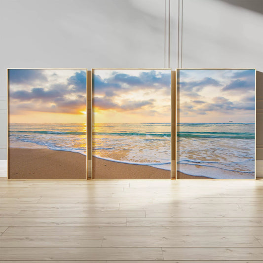 朝日とターコイズの海と砂浜が広がるパノラマビーチ写真ポスター3枚セット