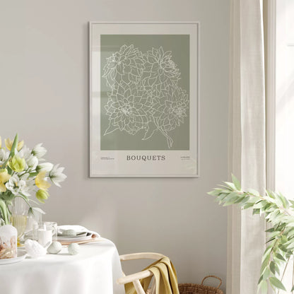 花とティーセットのある明るい部屋に飾った、セージグリーンの花のポスター