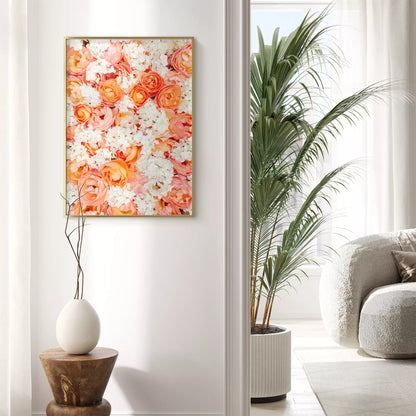 サンゴ色のバラと白い紫陽花の優雅な花束アートプリント