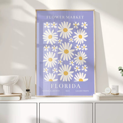 フロリダのデイジーマーケット植物アートポスター、パープル背景に白い花