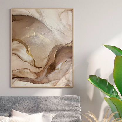 ベージュと金箔の大理石風アート、流動的な曲線が織りなす抽象画