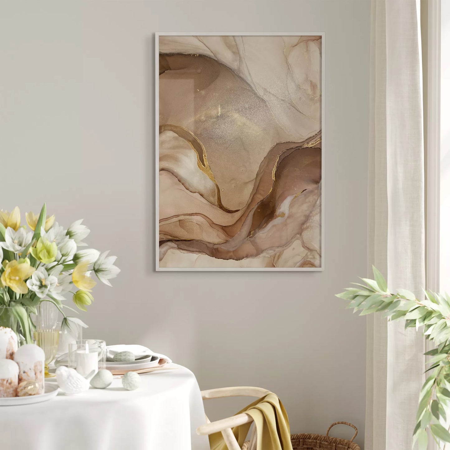 ベージュと金箔の大理石風アート、流動的な曲線が織りなす抽象画