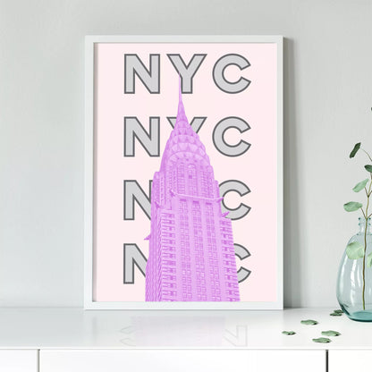 ピンク色のクライスラービルとNYCタイポグラフィーのモダンアート