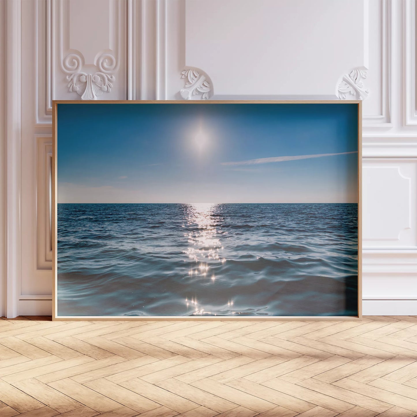 深いネイビーブルーの海と太陽の輝く水面反射の風景写真ポスター