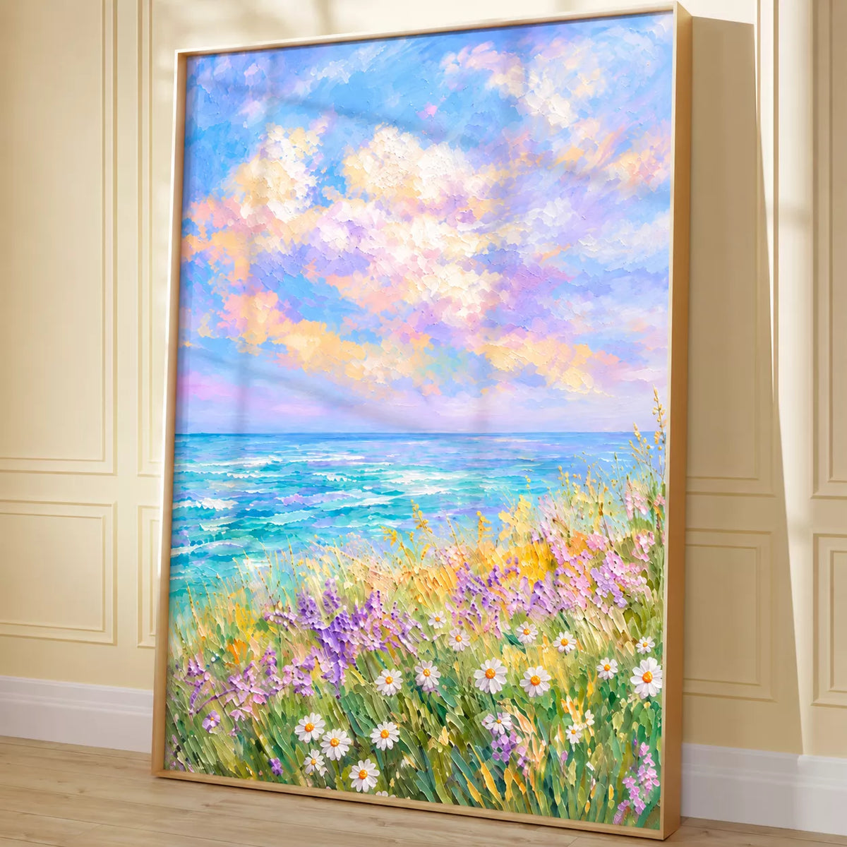 海辺の花々と青い海、淡いピンクの雲を描いた中央デザインの拡大