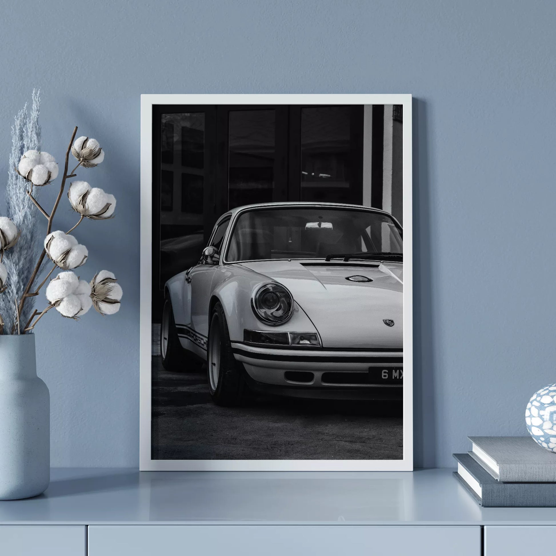 クラシックポルシェ911のモノクロームアート写真、フロント側から撮影