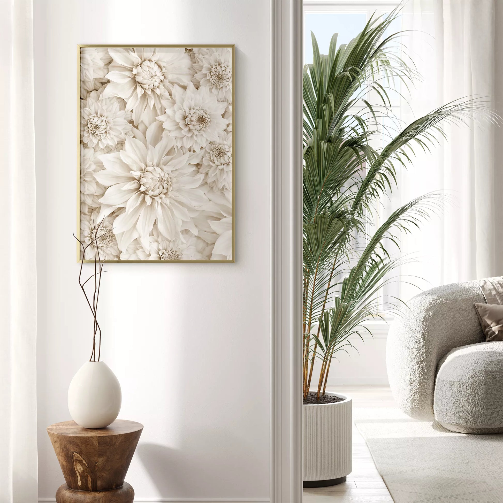 純白のダリアの花々が織りなす優雅なボタニカルアート